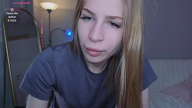 Elis Fox online show from 04-25-26, 10:07