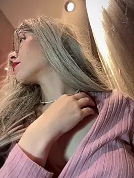 Snapshot of Times__Square chatting on 12-15-24, 05:13 Times Square online show from 12-15-24, 05:13