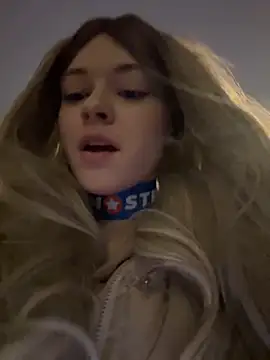 Snapshot of Times__Square chatting on 12-26-24, 05:04 Times Square online show from 12-26-24, 05:04