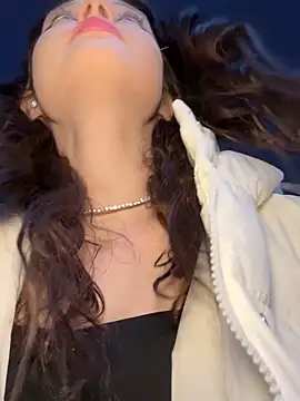 Snapshot of Times__Square chatting on 02-09-25, 05:08 Times Square online show from 02-09-25, 05:08