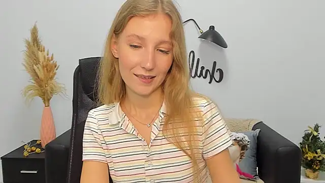 Snapshot of LolaWilsons chatting on 12-31-24, 01:19 LolaWilsons online show from 12-31-24, 01:19