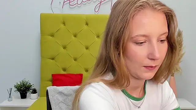 LolaWilsons online show from 05-19-26, 08:09