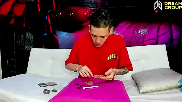 SlimLoves online show from 12-14-25, 10:58