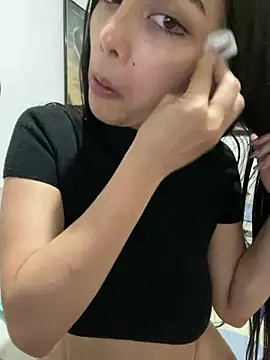 Snapshot of gabyaridi chatting on 12-14-24, 11:01 gabyaridi online show from 12-14-24, 11:01