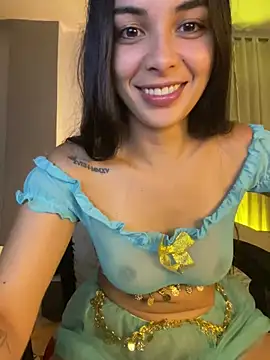 Snapshot of gabyaridi chatting on 12-23-24, 12:57 gabyaridi online show from 12-23-24, 12:57