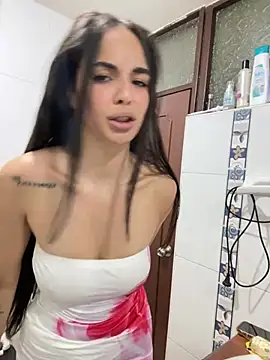 Snapshot of gabyaridi chatting on 01-01-25, 02:41 gabyaridi online show from 01-01-25, 02:41