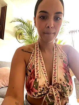 Snapshot of gabyaridi chatting on 10-02-25, 04:14 gabyaridi online show from 10-02-25, 04:14