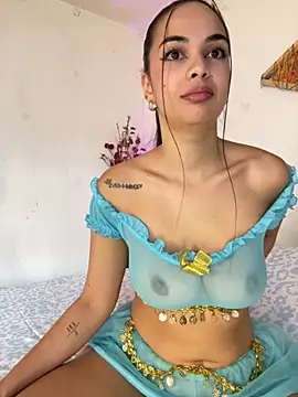 Snapshot of gabyaridi chatting on 10-29-25, 04:42 gabyaridi online show from 10-29-25, 04:42