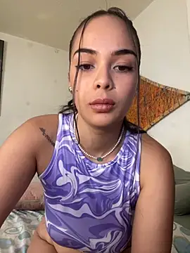 Snapshot of gabyaridi chatting on 11-24-25, 04:29 gabyaridi online show from 11-24-25, 04:29