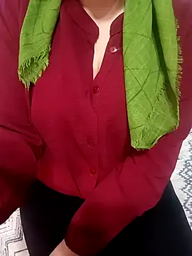 Snapshot of _Sahra_ chatting on 02-27-25, 07:37 Sahra online show from 02-27-25, 07:37