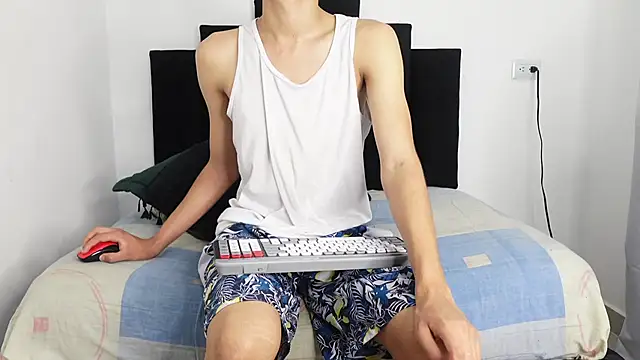 MarcoAlexLatino online show from 03-19-25, 03:20