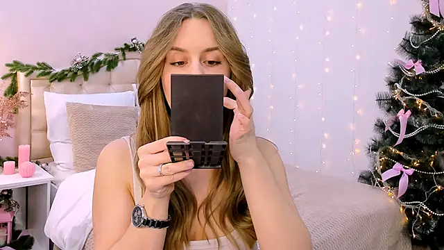 Snapshot of RozzitaBedberry chatting on 01-13-25, 05:02 RozzitaBedberry online show from 01-13-25, 05:02