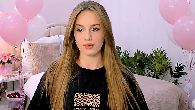 Snapshot of RozzitaBedberry chatting on 01-27-25, 01:09 RozzitaBedberry online show from 01-27-25, 01:09