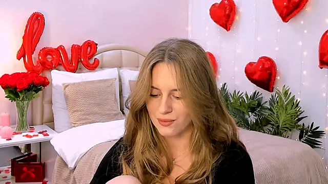 Snapshot of RozzitaBedberry chatting on 02-16-25, 03:59 RozzitaBedberry online show from 02-16-25, 03:59