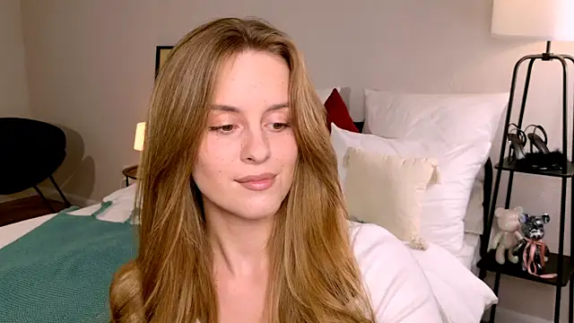 Snapshot of RozzitaBedberry chatting on 09-11-25, 01:11 RozzitaBedberry online show from 09-11-25, 01:11