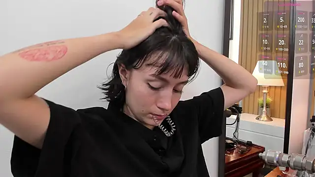 Snapshot of lizzy_davis_1 chatting on 11-28-25, 03:31 lizzy davis 1 online show from 11-28-25, 03:31