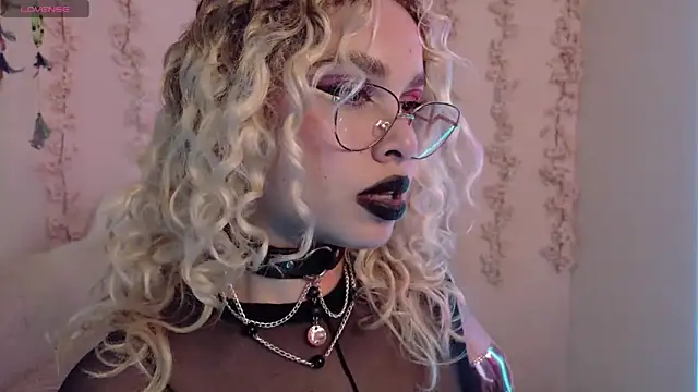 Haelycute online show from 04-23-26, 04:14