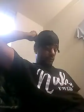 Snapshot of DreamvilleINC chatting on 04-10-26, 02:50 DreamvilleINC online show from 04-10-26, 02:50