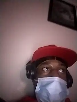 Snapshot of DreamvilleINC chatting on 04-10-26, 02:55 DreamvilleINC online show from 04-10-26, 02:55