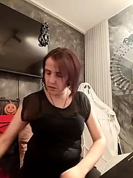 IsisBlake online show from 10-17-25, 05:37