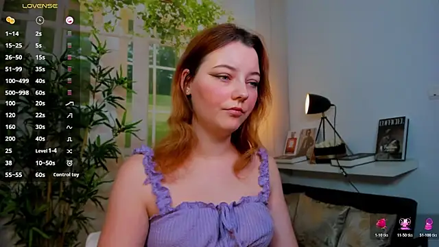 pretty little thing online show from 11-25-25, 04:40