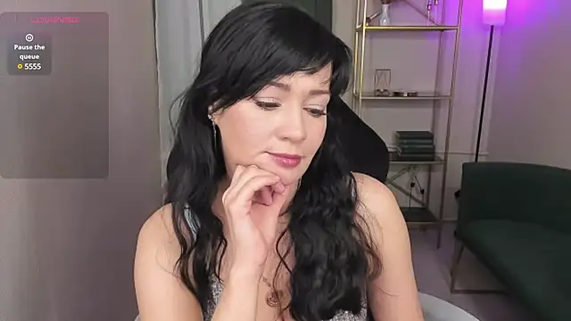 Julia  Frey online show from 02-11-25, 08:52