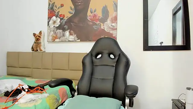 Snapshot of lilybaudyn_ chatting on 10-29-25, 05:58 lilybaudyn online show from 10-29-25, 05:58