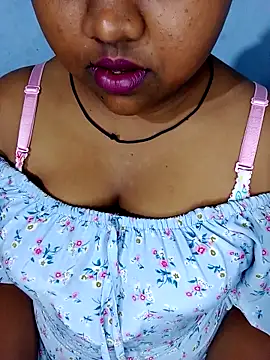 Snapshot of Sexy--queen1 chatting on 09-08-25, 03:11 Sexy--queen1 online show from 09-08-25, 03:11