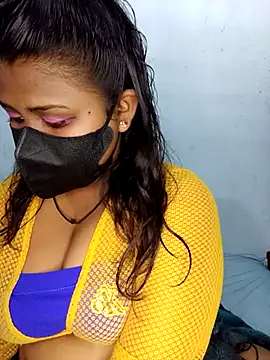 Snapshot of Sexy--queen1 chatting on 09-16-25, 04:08 Sexy--queen1 online show from 09-16-25, 04:08