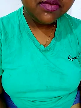 Snapshot of Sexy--queen1 chatting on 11-09-25, 04:16 Sexy--queen1 online show from 11-09-25, 04:16