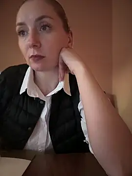 Snapshot of Crazy-Rosa chatting on 03-12-25, 05:07 Crazy-Rosa online show from 03-12-25, 05:07