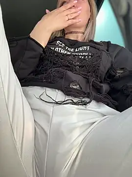 Snapshot of Crazy-Rosa chatting on 03-20-25, 09:48 Crazy-Rosa online show from 03-20-25, 09:48