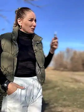 Snapshot of Crazy-Rosa chatting on 11-11-25, 07:52 Crazy-Rosa online show from 11-11-25, 07:52