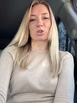 Snapshot of Crazy-Rosa chatting on 11-12-25, 08:37 Crazy-Rosa online show from 11-12-25, 08:37