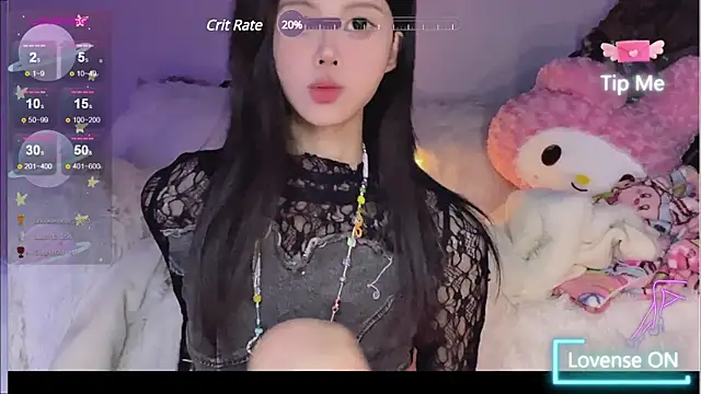 Snapshot of O0_0Q chatting on 12-20-24, 04:14 O0 0Q online show from 12-20-24, 04:14