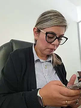 Cata Office-12 online show from 11-28-25, 04:09