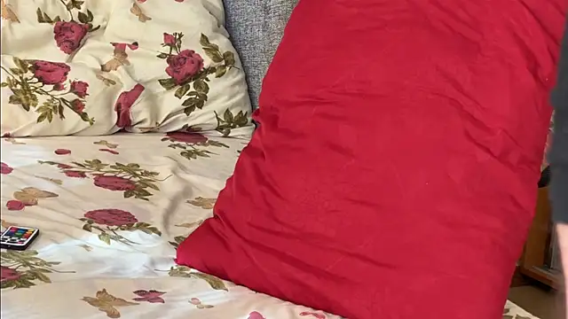 Snapshot of Stick_Twlx chatting on 09-15-25, 07:52 Stick Twlx online show from 09-15-25, 07:52