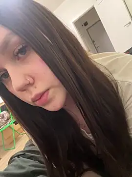 Marylallka5 online show from 12-14-25, 12:21