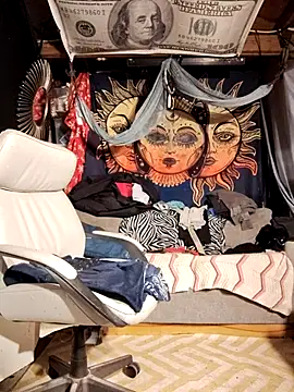 Gillygilly76 online show from 11-09-25, 06:55