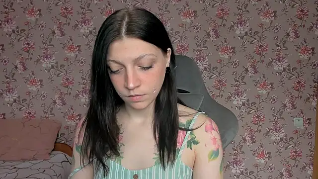 Snapshot of Lolly_Haze chatting on 05-11-26, 03:45 Lolly Haze online show from 05-11-26, 03:45