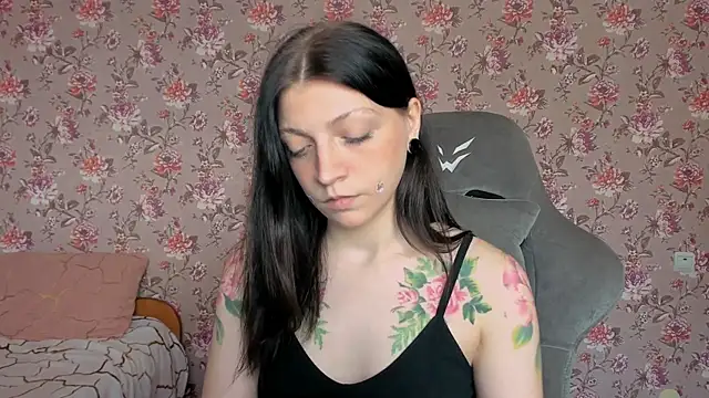 Snapshot of Lolly_Haze chatting on 05-12-26, 03:58 Lolly Haze online show from 05-12-26, 03:58