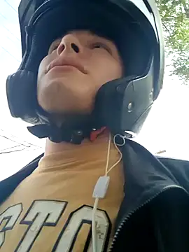 Snapshot of _Ottis_ chatting on 02-11-25, 07:27 Ottis online show from 02-11-25, 07:27