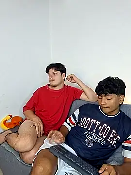 Snapshot of _Ottis_ chatting on 10-24-25, 12:08 Ottis online show from 10-24-25, 12:08