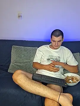 Snapshot of _Ottis_ chatting on 11-29-25, 12:57 Ottis online show from 11-29-25, 12:57