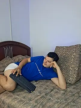 Snapshot of _Ottis_ chatting on 03-27-26, 07:24 Ottis online show from 03-27-26, 07:24