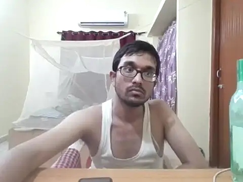 Snapshot of THE_NAKED_BOY chatting on 10-01-25, 02:34 THE NAKED BOY online show from 10-01-25, 02:34