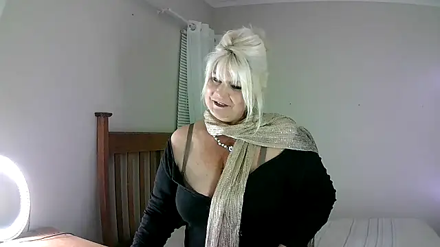 Snapshot of Miahotmilf chatting on 03-01-25, 08:42 Miahotmilf online show from 03-01-25, 08:42