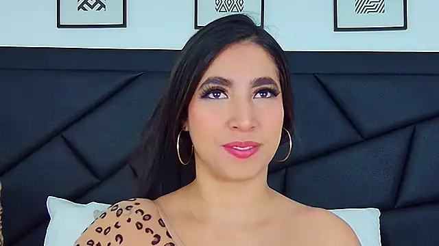 Snapshot of SophieCarther chatting on 02-10-25, 12:29 SophieCarther online show from 02-10-25, 12:29