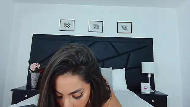 Snapshot of SophieCarther chatting on 02-19-25, 12:44 SophieCarther online show from 02-19-25, 12:44