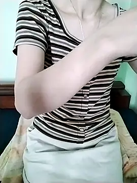 Luxcute286 online show from 05-13-26, 01:47